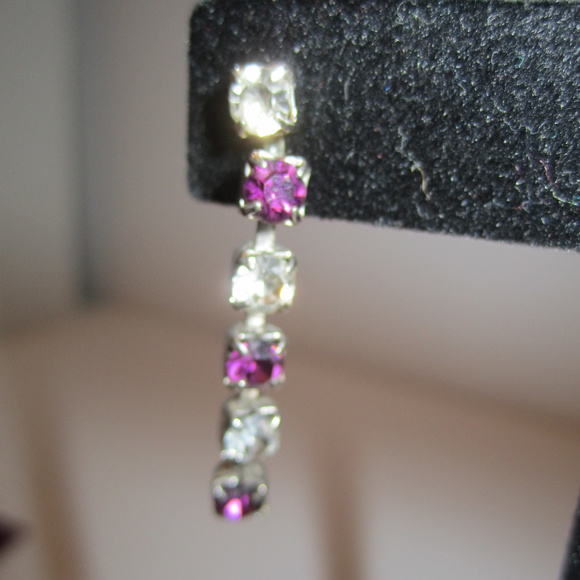 VTG Purple Crystal Rhinestone Dangle Earrings EUC - Picture 2 of 3